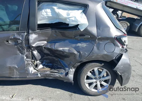 2016 Toyota Yaris Le z USA, uszkodzony, nr VIN VNKKTUD3XGA057359